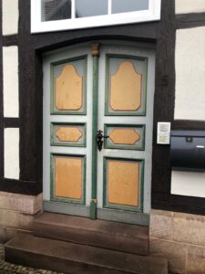 Hauseingangstür Restaurierung gelb grün Heilbad Heiligenstadt